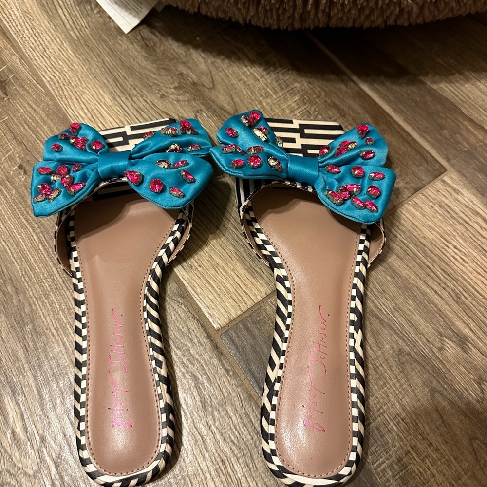 Patsy Johnson Daisy sandals ❤️🥰 - Picture 2 of 7